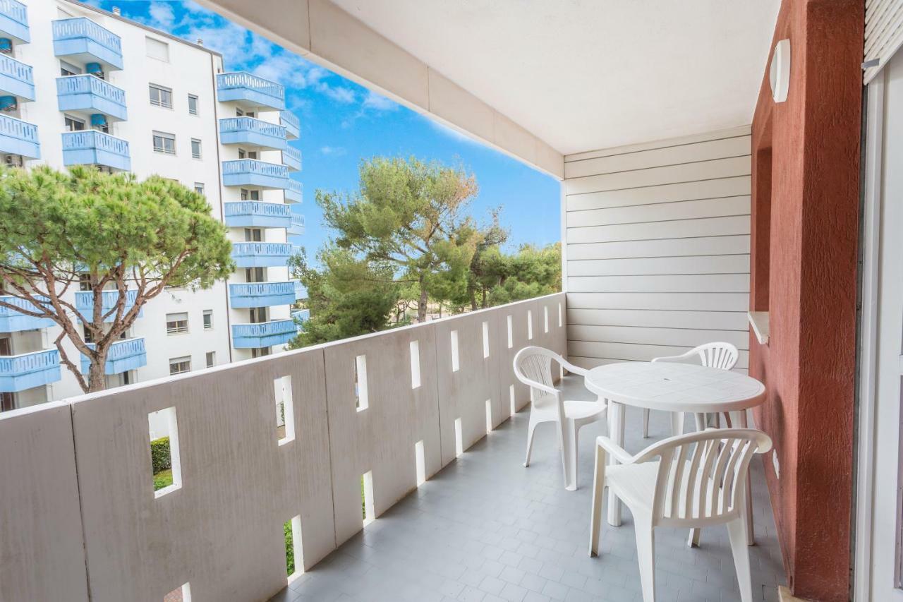 Lignano Sabbiadoro Luna Apartments Экстерьер фото